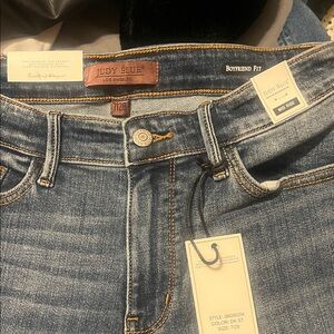 Judy Blue Boyfriend Jeans - Medium Blue